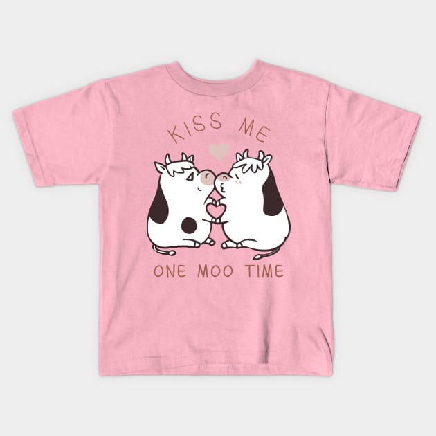 Kiss me one moo time Kids T-Shirt by huebucket